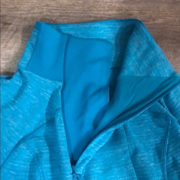 LuluLemon fitted pullover - Picture 2 of 3